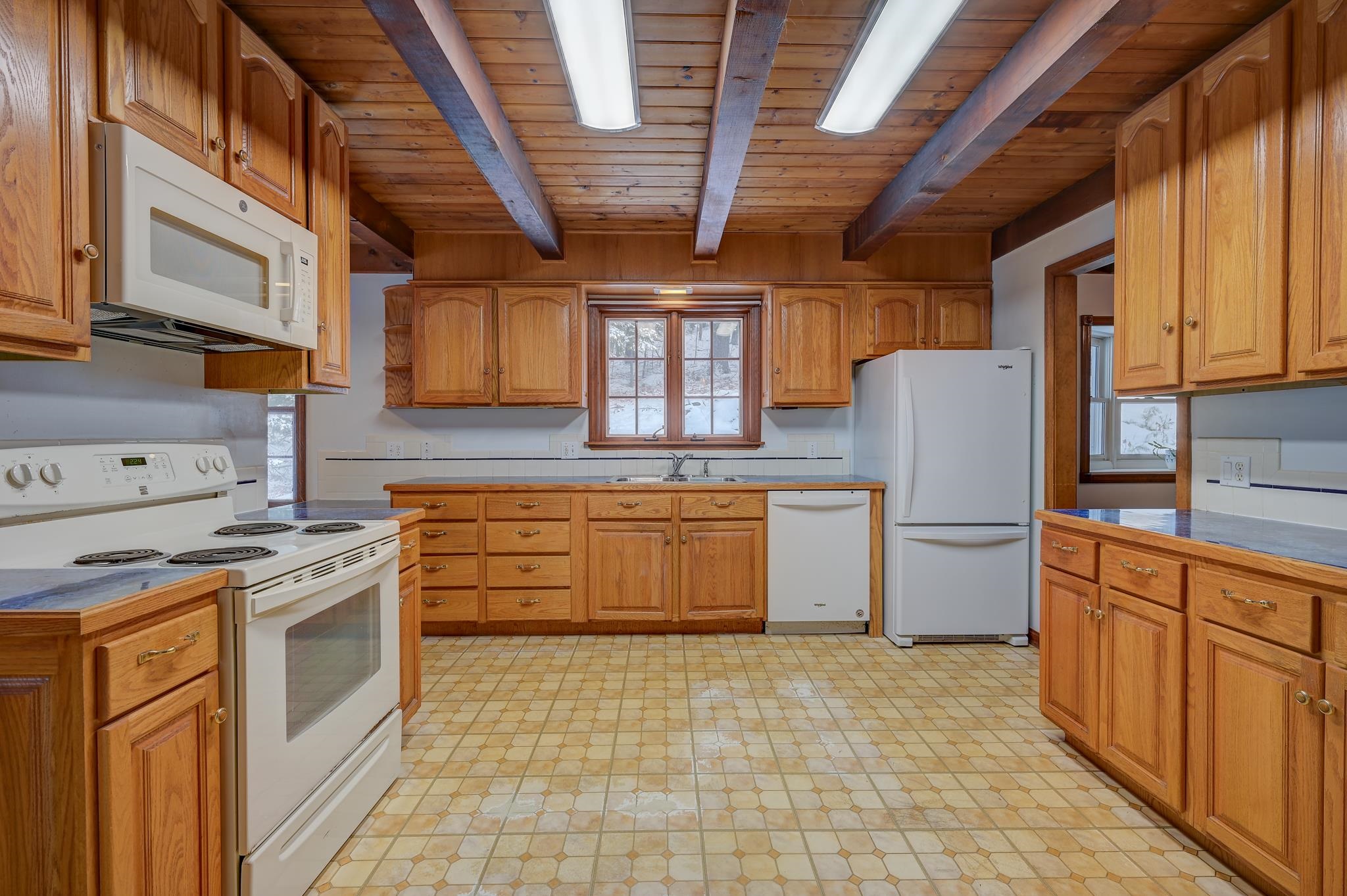 915 East Madison Road Madison, NH 03849 - Photo 7 of 39