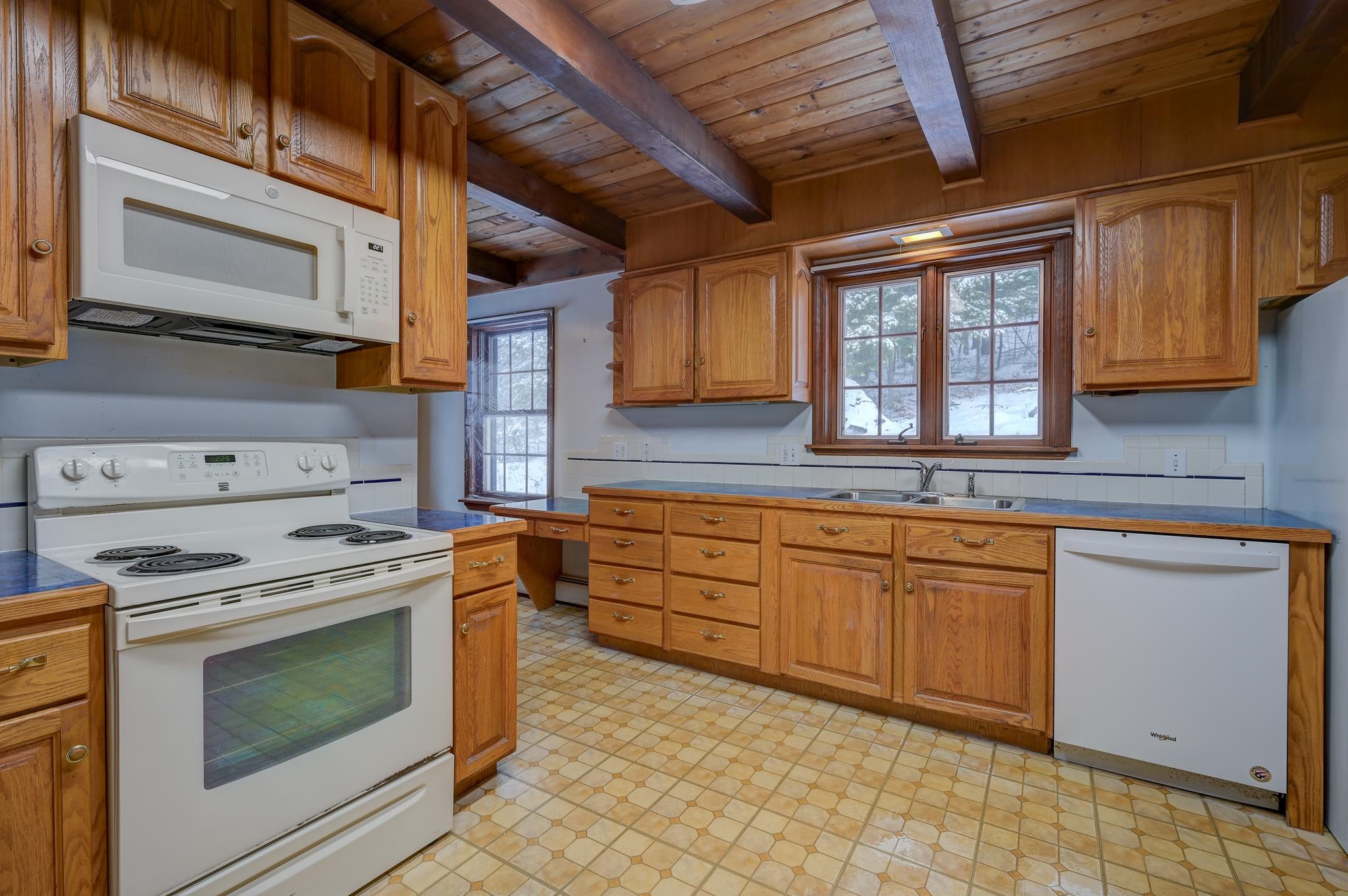 915 East Madison Road Madison, NH 03849 - Photo 8 of 39