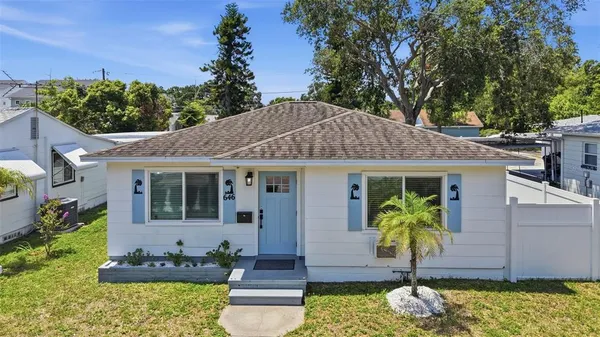 $2,400 | 646 38th Avenue North, St. Petersburg, FL 33704