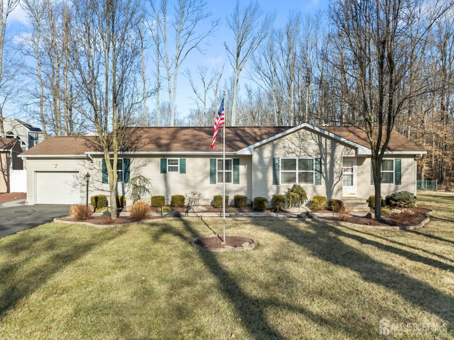 22 Greenview Road Monmouth Junction, NJ 08852 - Photo 2 of 43 Gallery Image 2