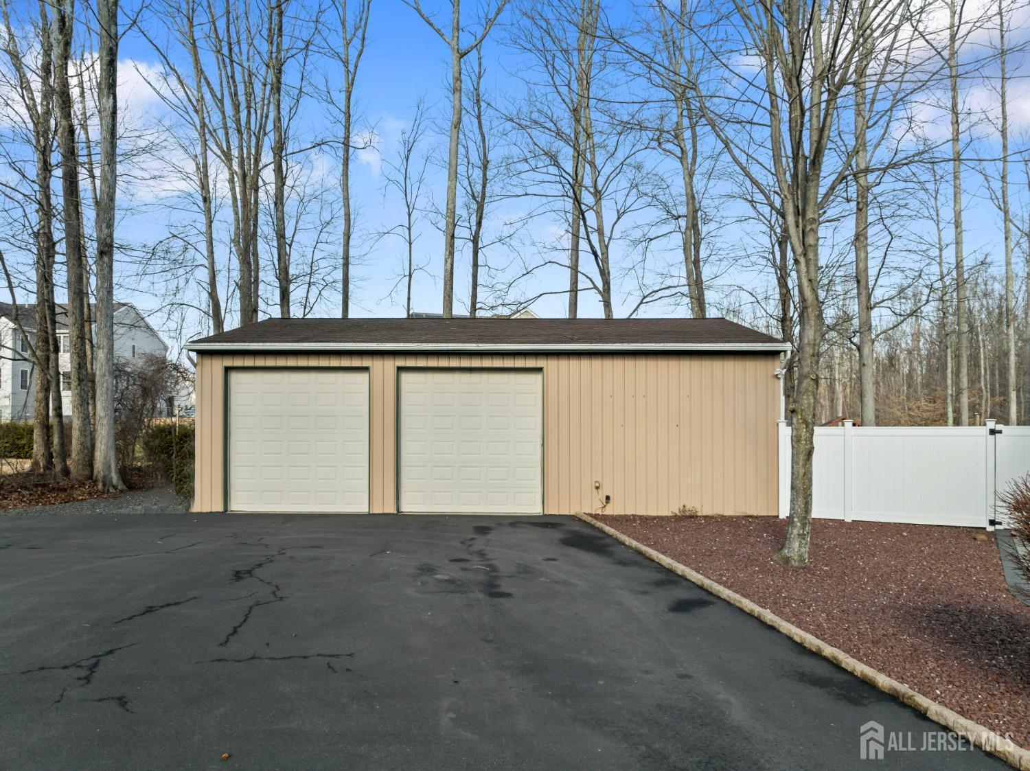 22 Greenview Road Monmouth Junction, NJ 08852 - Photo 25 of 43 Gallery Image 25