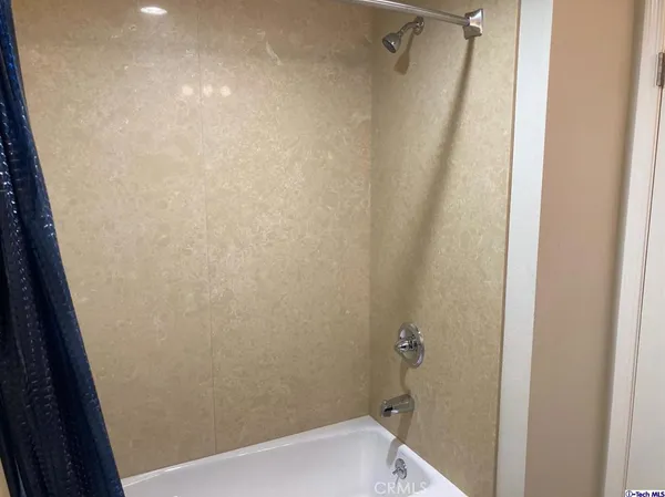 $2,995 | 10201 Mountair Avenue, Unit 103, Tujunga, CA 91042