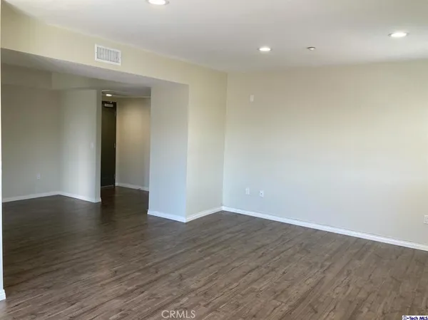 $2,995 | 10201 Mountair Avenue, Unit 103, Tujunga, CA 91042