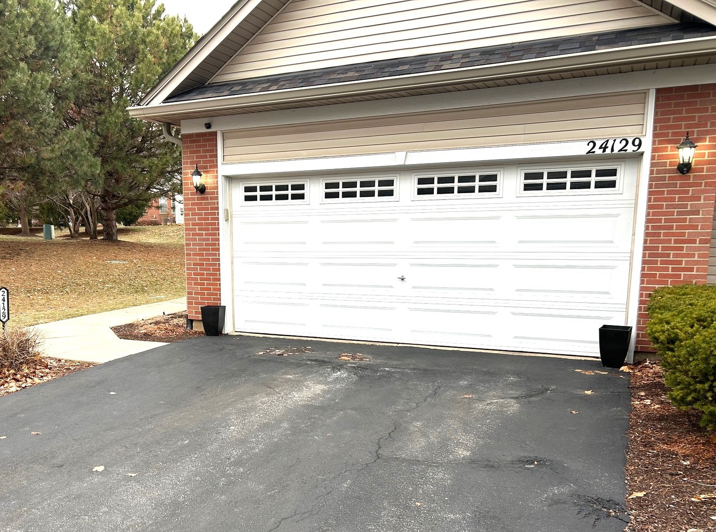 24129 Walnut Circle Plainfield, IL 60585 - Photo 2 of 9