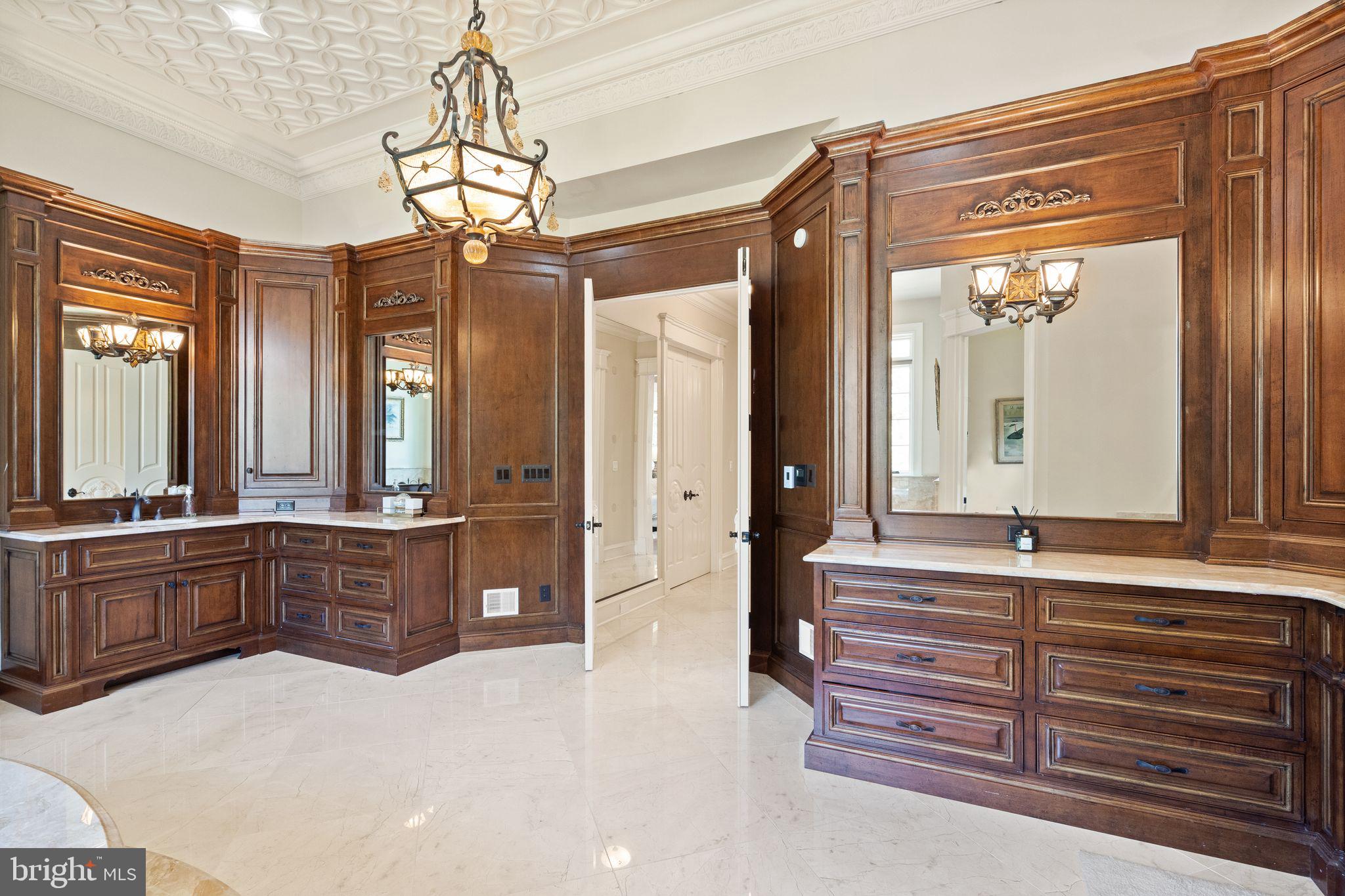 938 Peacock Station Road McLean, VA 22102 - Photo 23 of 50 Primary Ensuite Bathroom w Custom Cabinetry