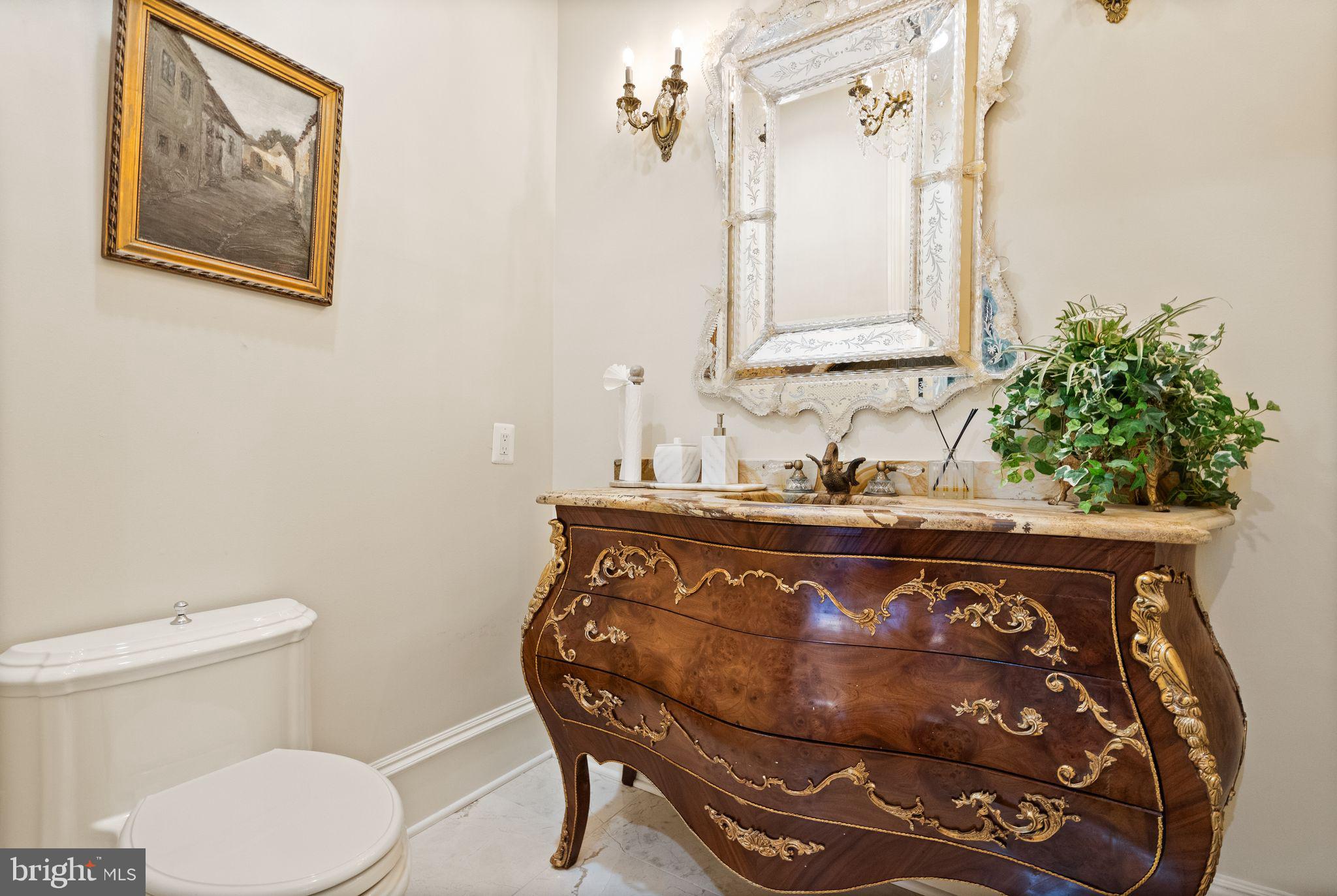 938 Peacock Station Road McLean, VA 22102 - Photo 25 of 50 First Floor Powder Room