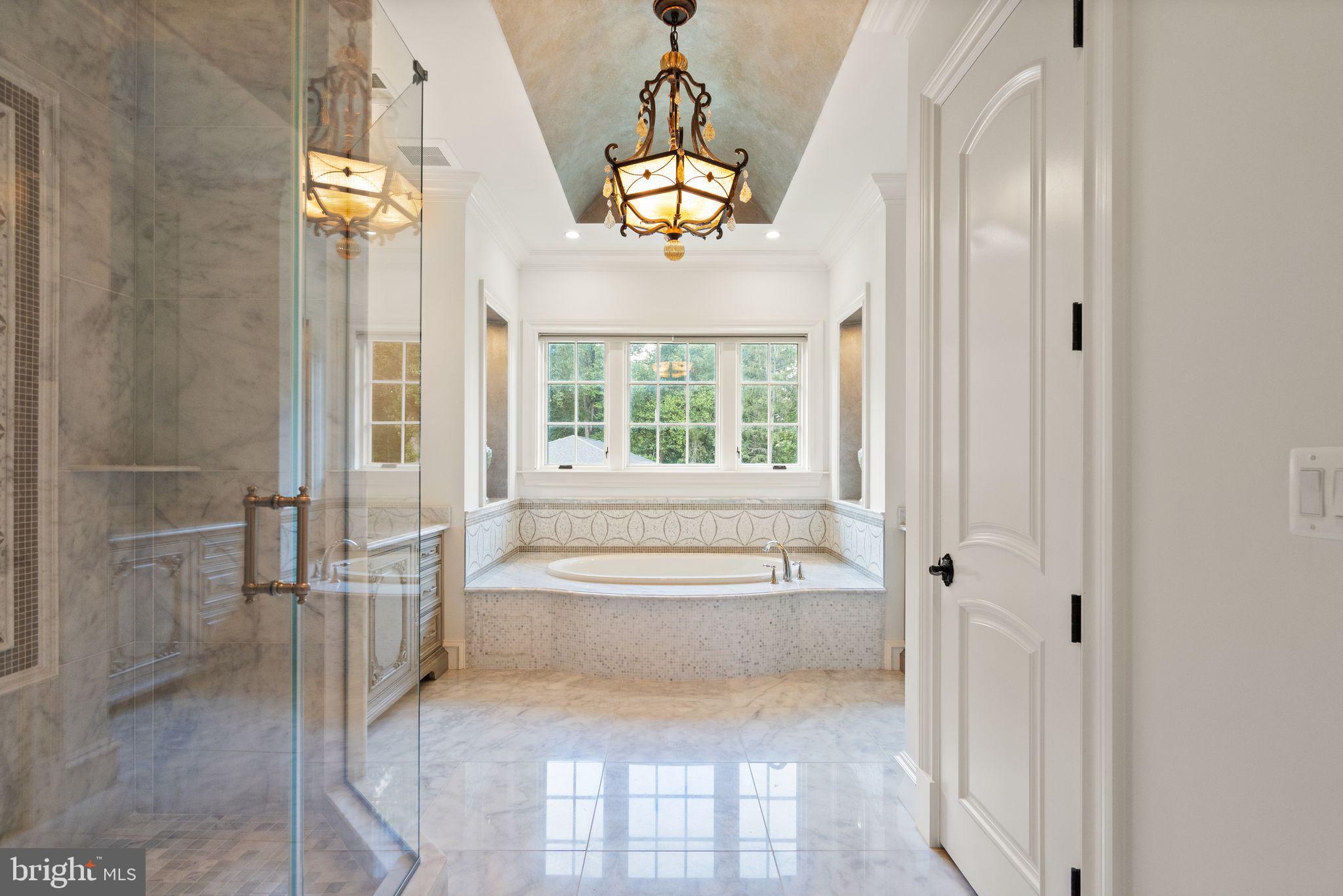 938 Peacock Station Road McLean, VA 22102 - Photo 28 of 50 Upper Level Bedroom 1 Ensuite Bathroom