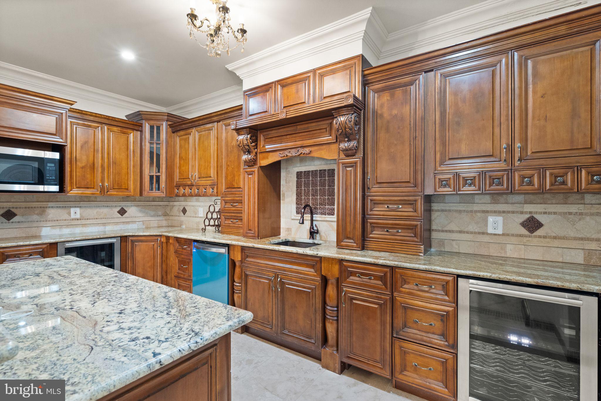 938 Peacock Station Road McLean, VA 22102 - Photo 43 of 50 Lower Level Kitchen/Bar