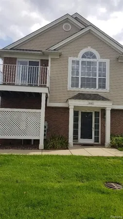 $1,800 | 16387 Chatham Drive, Macomb, MI 48044