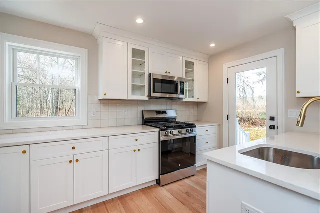 $3,250 | 1810 Kingstown Road, South Kingstown, RI 02879