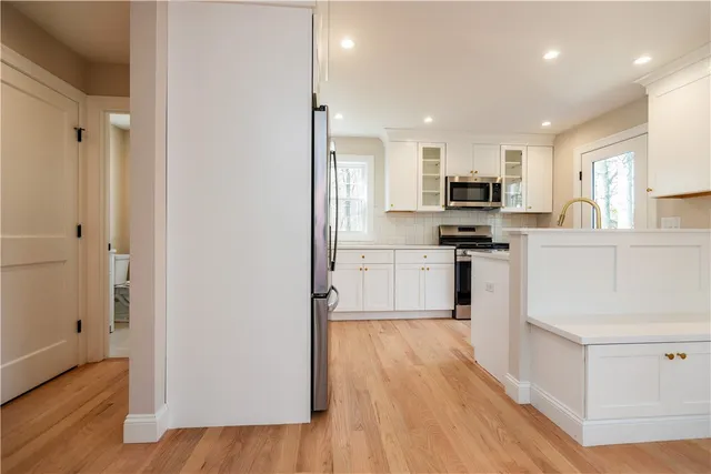 $3,250 | 1810 Kingstown Road, South Kingstown, RI 02879