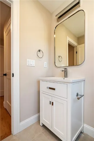 $3,250 | 1810 Kingstown Road, South Kingstown, RI 02879