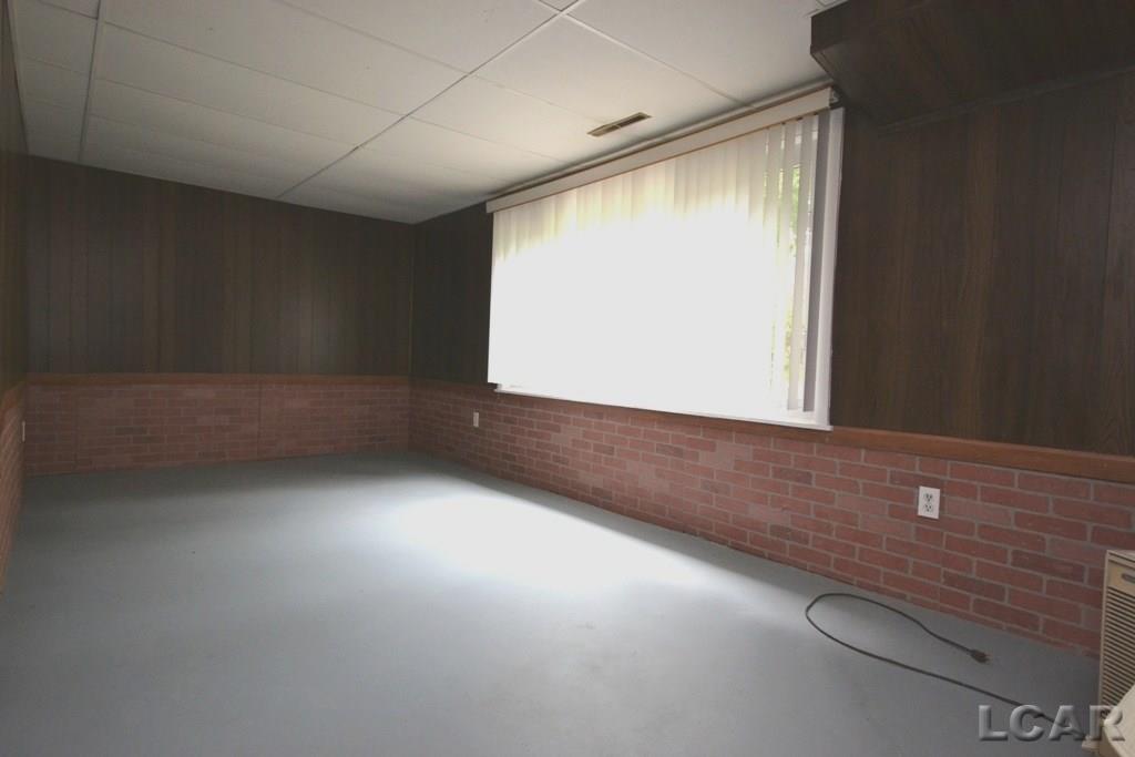 511 North Occidental Road Tecumseh, MI 49286 - Photo 18 of 45 31362638-17.JPG