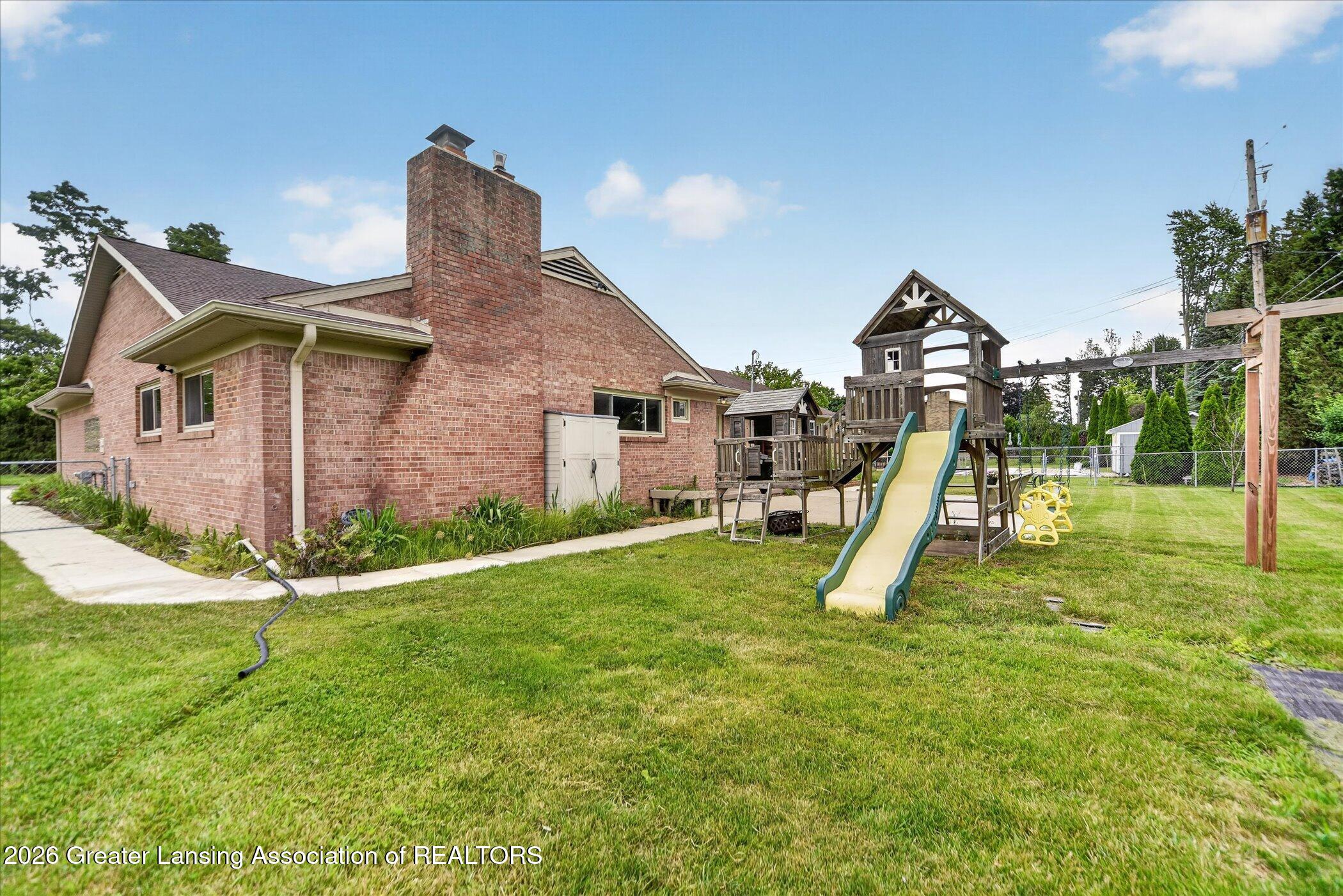 2915 North Cambridge Road Lansing, MI 48911 - Photo 36 of 36 37