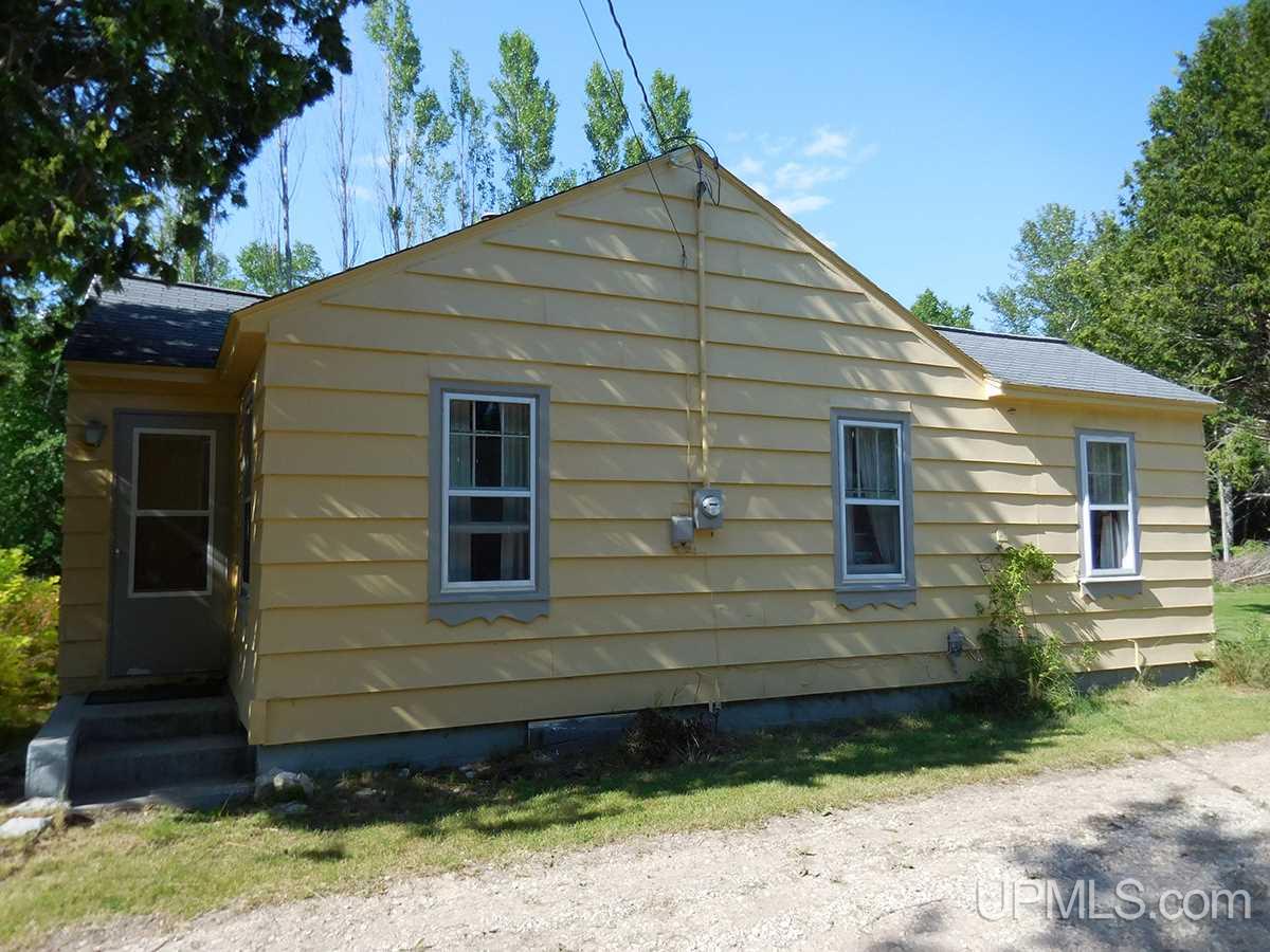 716 Airport Road Gulliver, MI 49840 - Photo 4 of 18 Gallery Image 4