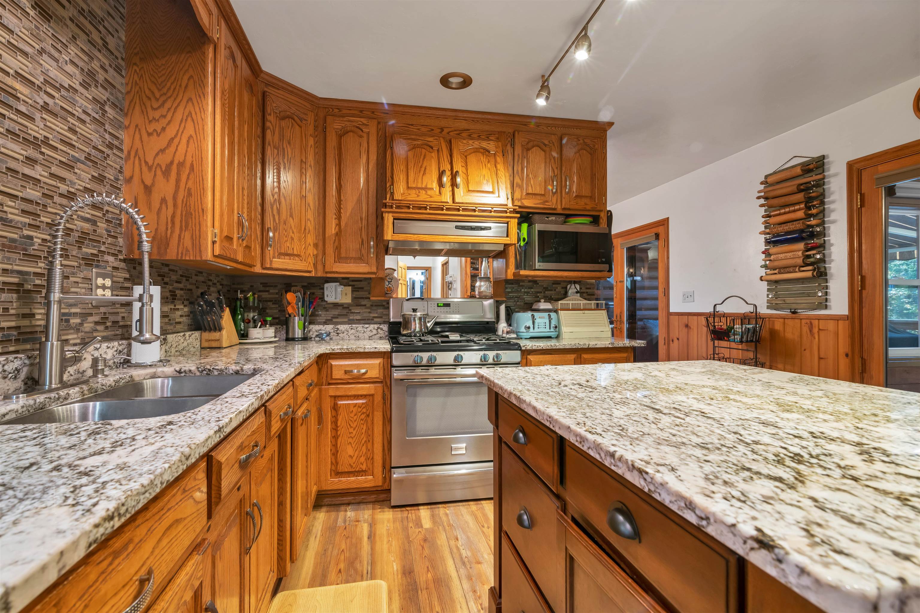 3529 Nikodem Lane Abrams, WI 54101 - Photo 15 of 84