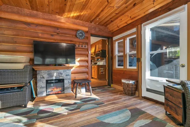 $675,000 | 3529 Nikodem Lane, Abrams, WI 54101