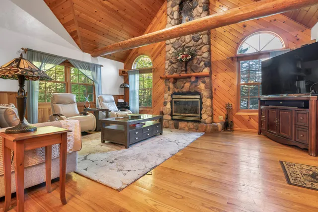 $675,000 | 3529 Nikodem Lane, Abrams, WI 54101