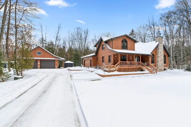 $675,000 | 3529 Nikodem Lane, Abrams, WI 54101