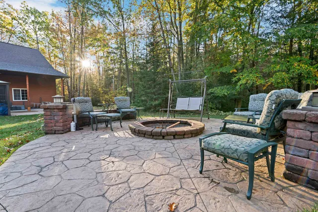 $675,000 | 3529 Nikodem Lane, Abrams, WI 54101