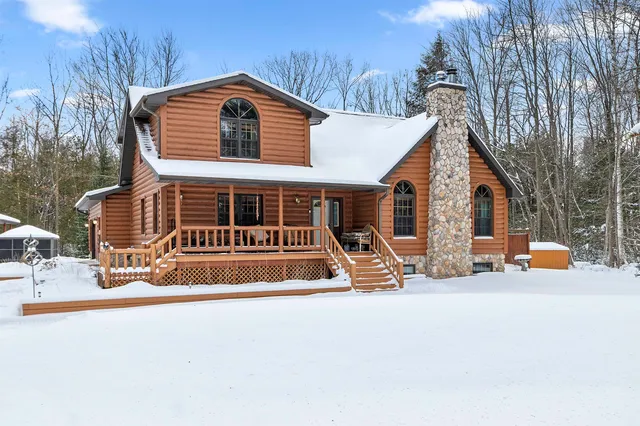 $675,000 | 3529 Nikodem Lane, Abrams, WI 54101