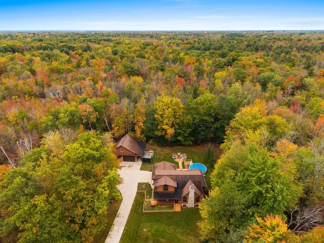 $675,000 | 3529 Nikodem Lane, Abrams, WI 54101