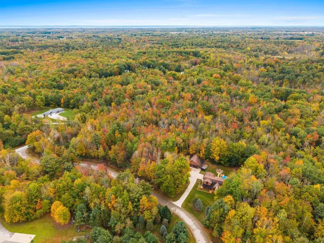 $675,000 | 3529 Nikodem Lane, Abrams, WI 54101