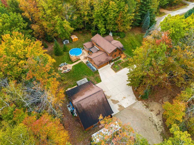 $675,000 | 3529 Nikodem Lane, Abrams, WI 54101