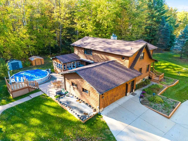 $675,000 | 3529 Nikodem Lane, Abrams, WI 54101