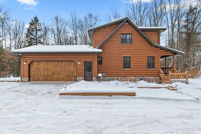 $675,000 | 3529 Nikodem Lane, Abrams, WI 54101