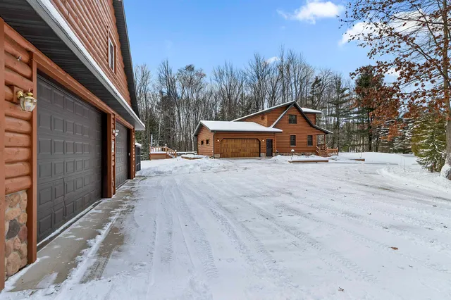 $675,000 | 3529 Nikodem Lane, Abrams, WI 54101