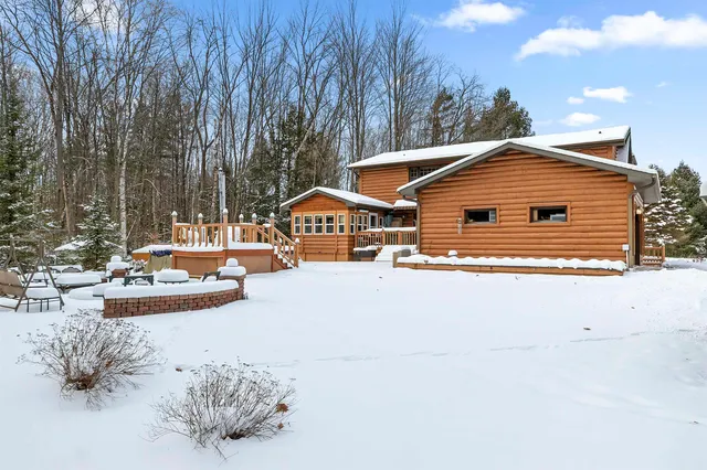 $675,000 | 3529 Nikodem Lane, Abrams, WI 54101