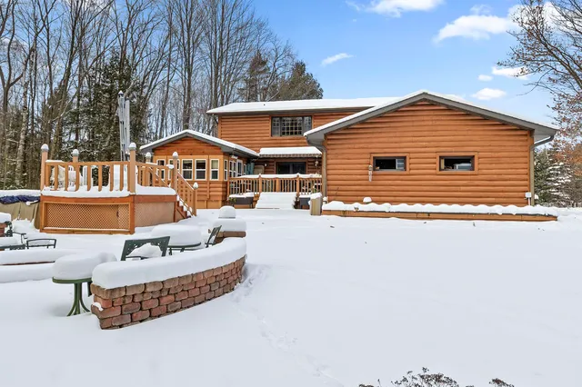 $675,000 | 3529 Nikodem Lane, Abrams, WI 54101
