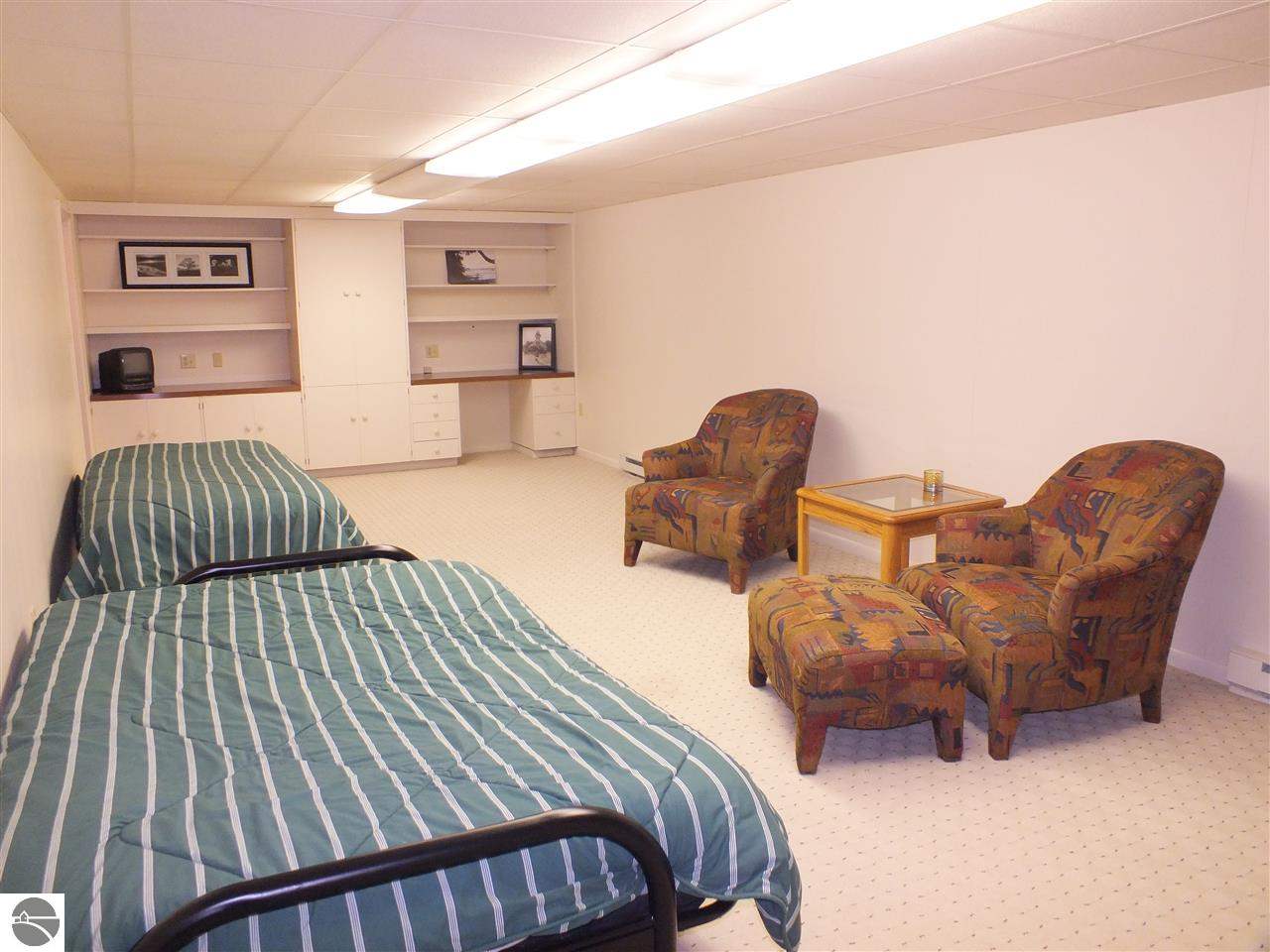 13660 Bluff Road Traverse City, MI 49686 - Photo 21 of 34 1782474-23.JPG