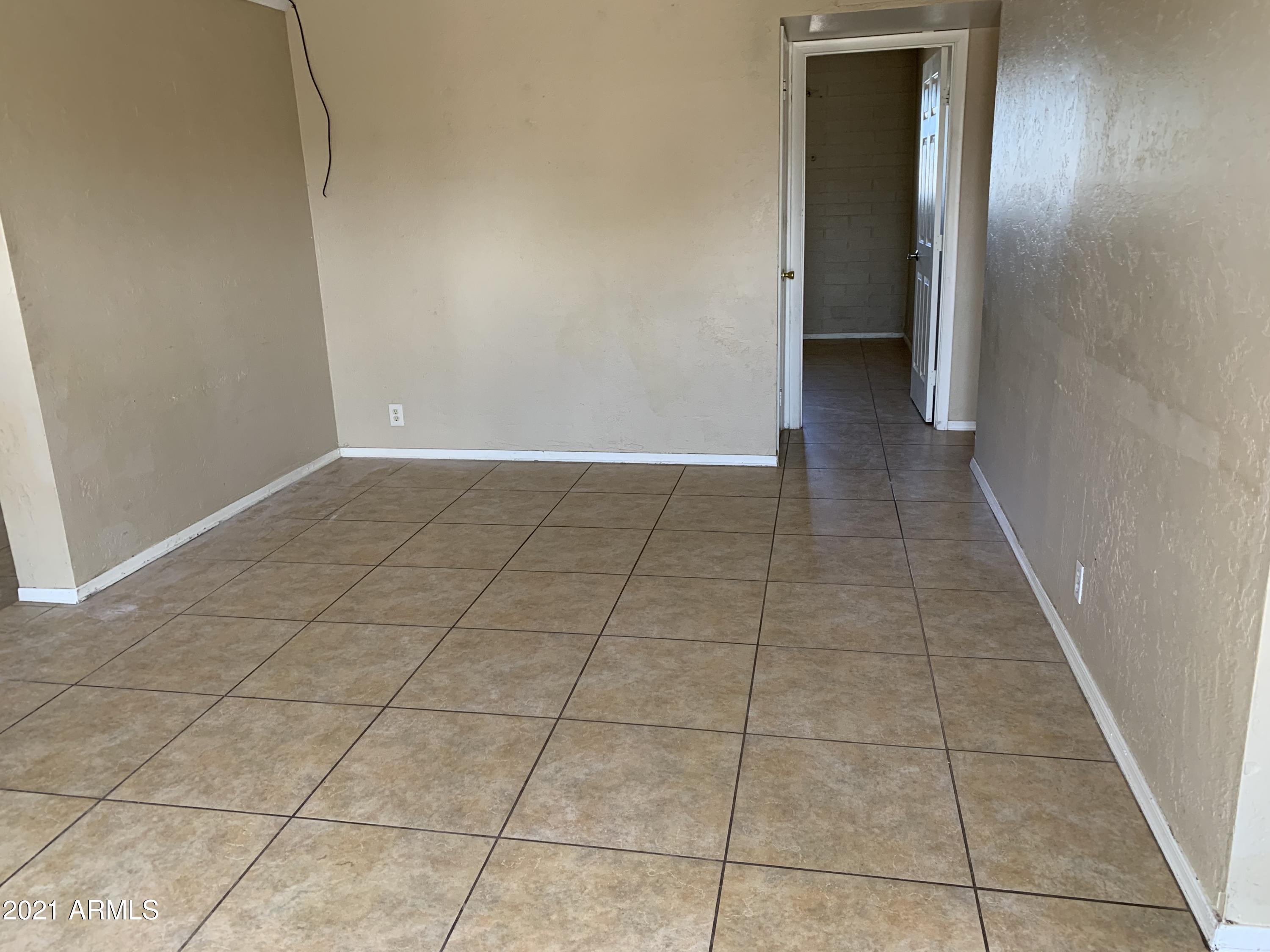 3758 West Romley Road Phoenix, AZ 85041 - Photo 7 of 13 IMG-3506