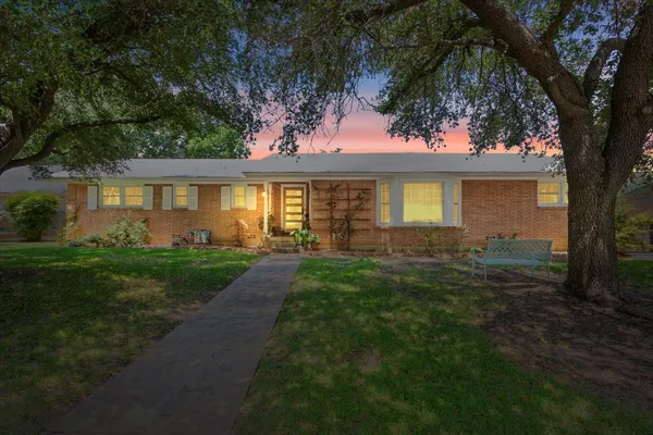 $339,000 | 2712 Braemar Drive, Waco, TX 76710