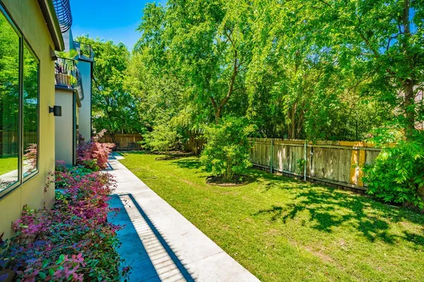 $3,850 | 206 East Live Oak Street, Unit F, Austin, TX 78704