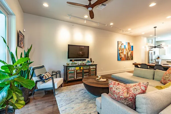 $3,850 | 206 East Live Oak Street, Unit F, Austin, TX 78704