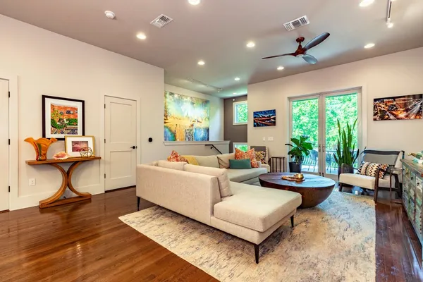 $3,850 | 206 East Live Oak Street, Unit F, Austin, TX 78704