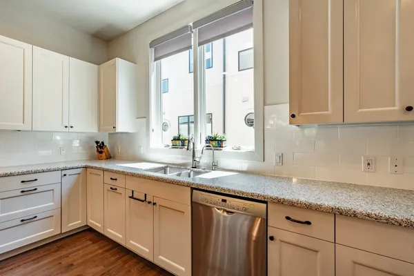 $3,850 | 206 East Live Oak Street, Unit F, Austin, TX 78704