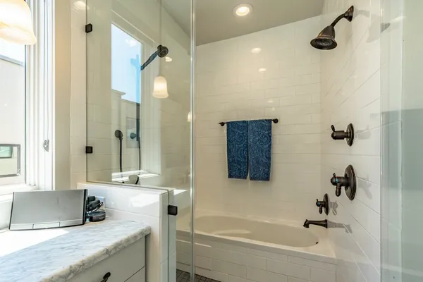 $3,850 | 206 East Live Oak Street, Unit F, Austin, TX 78704