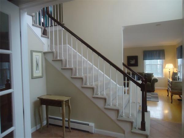 42 Ellen Road Stoneham, MA 02180 - Photo 8 of 22 Gallery Image 8