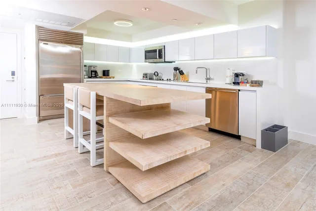 $28,000 | 102 24th Street, Unit 1106, Miami Beach, FL 33139