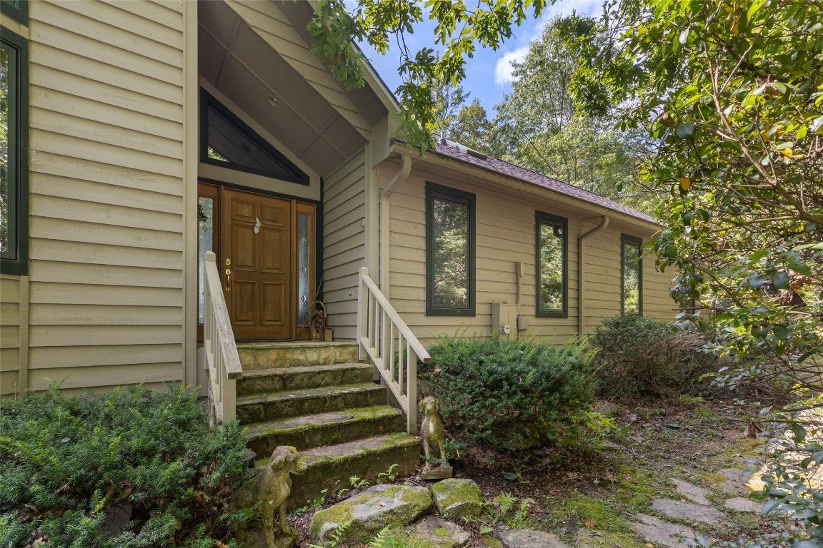 973 Highgate Road Highlands, NC 28741 - Photo 4 of 39 Gallery Image 4
