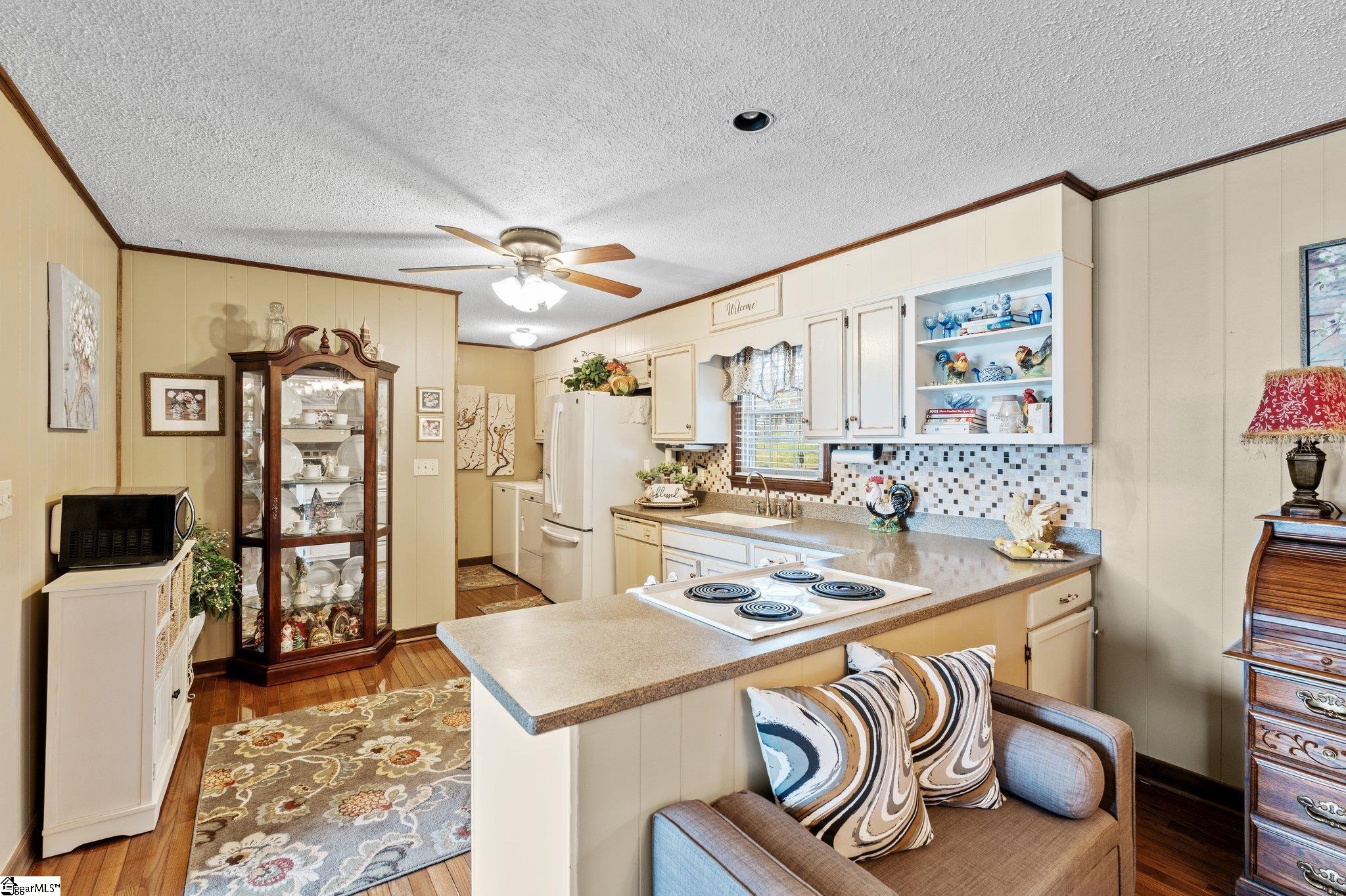 400 Timberlane Road Greer, SC 29651 - Photo 8 of 34 Gallery Image 8