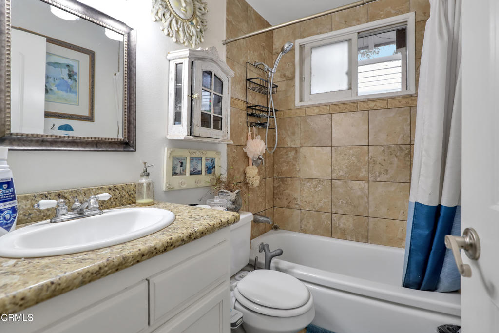 404 Vine Place Oxnard, CA 93033 - Photo 5 of 7