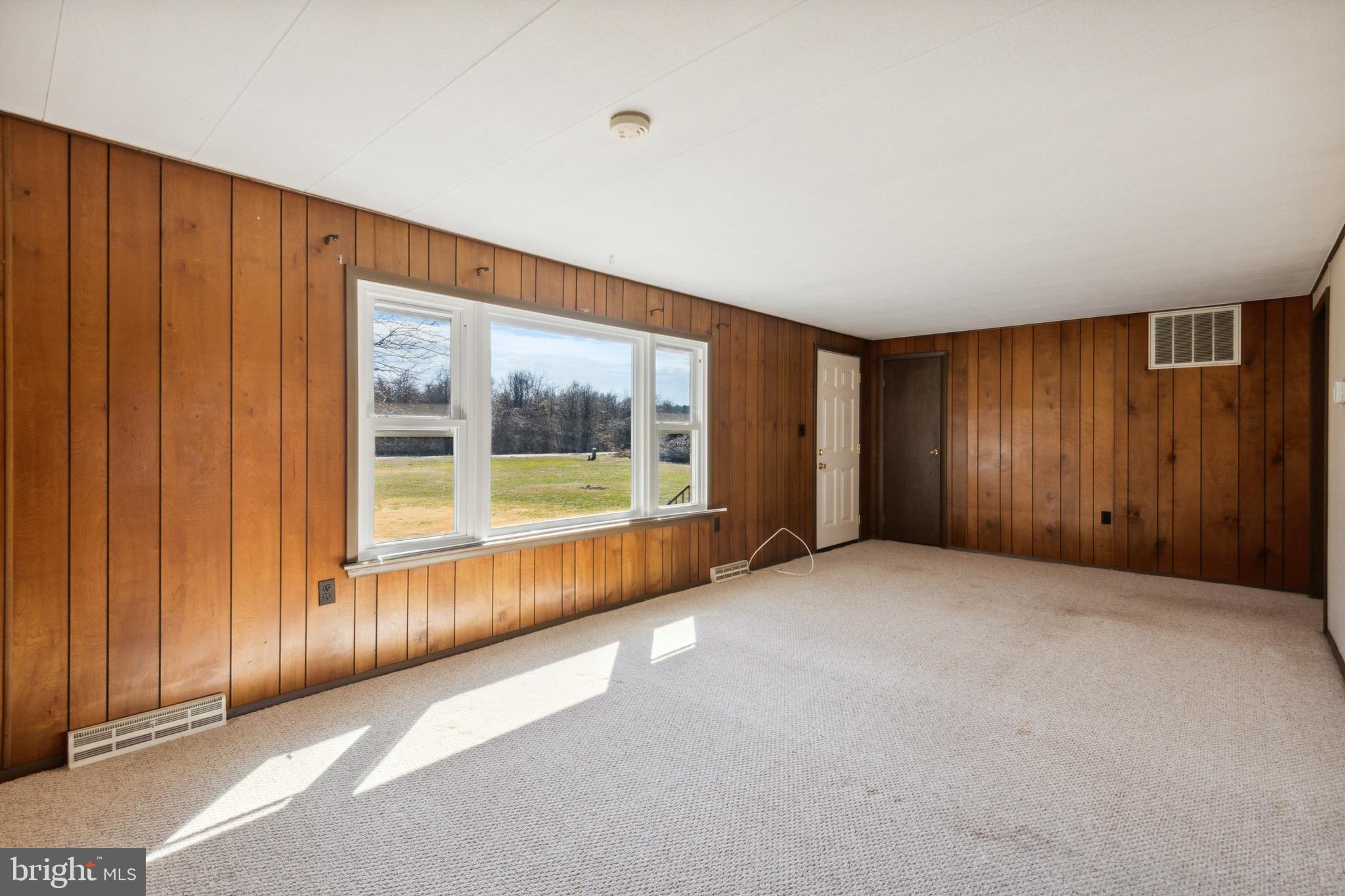 1400 Rossback Road Davidsonville, MD 21035 - Photo 5 of 24 Lots of Natural Light