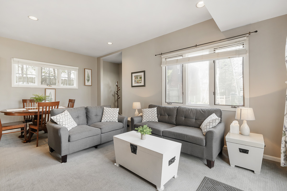 515 Maple Avenue Wilmette, IL 60091 - Photo 3 of 26 a living room with furniture and a large window