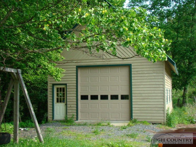 697 Piney Shade Trail Boone, NC 28607 - Photo 5 of 15 Gallery Image 5
