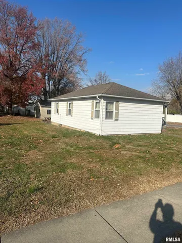 $85,000 | 301 South East Street, Pinckneyville, IL 62274